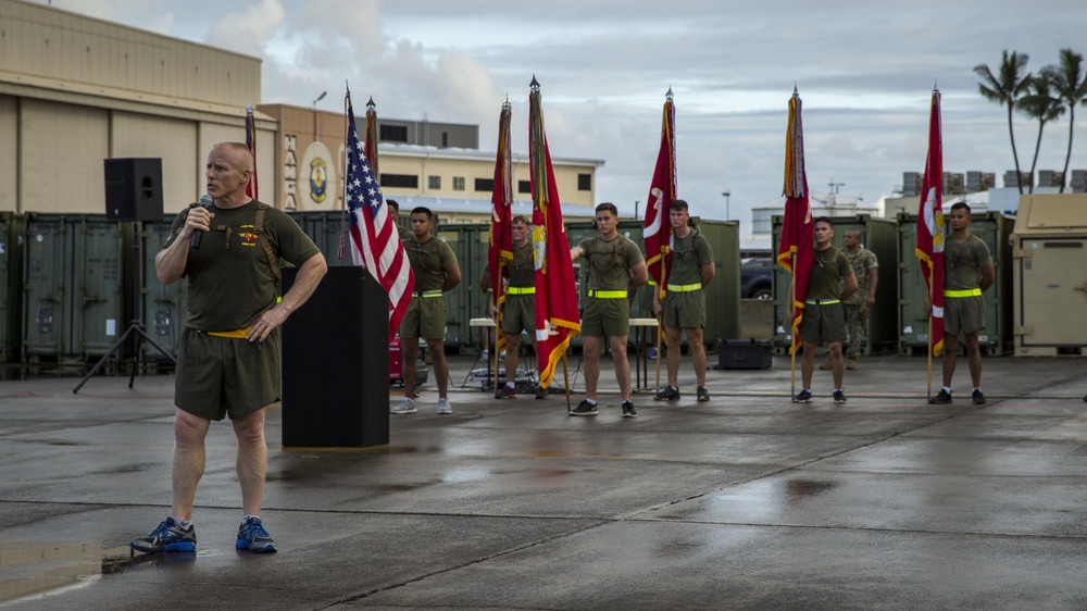 1st MAW Commanding General runs with MAG-24