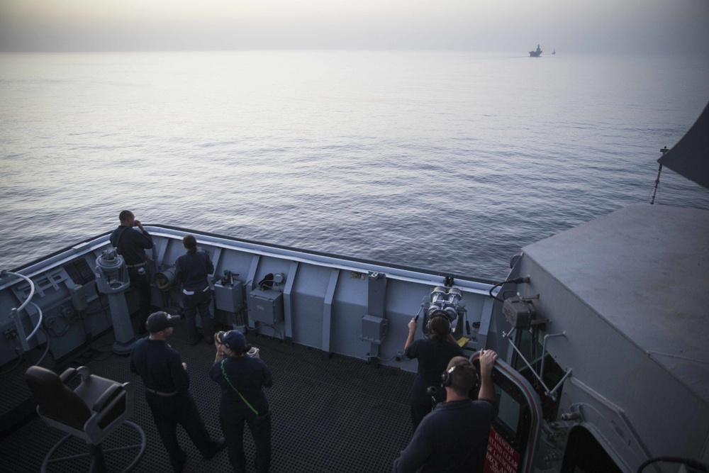 USS Rushmore transits the strait of Hormuz