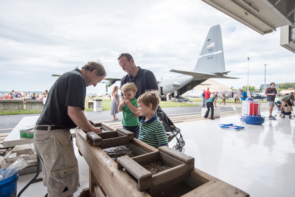 Kentucky Air Guard celebrates Family Day