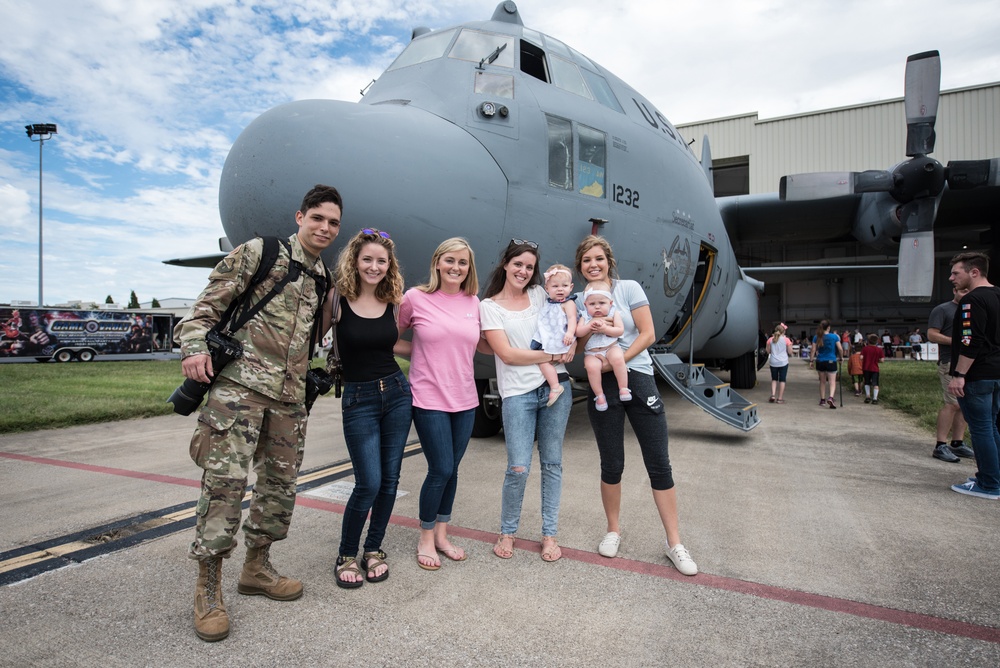 Kentucky Air Guard celebrates Family Day