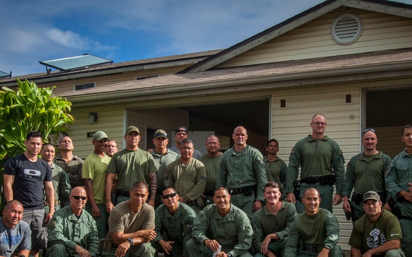 SRT and HPD conduct interagency training aboard MCBH
