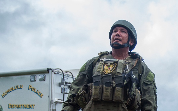 SRT and HPD conduct interagency training aboard MCBH