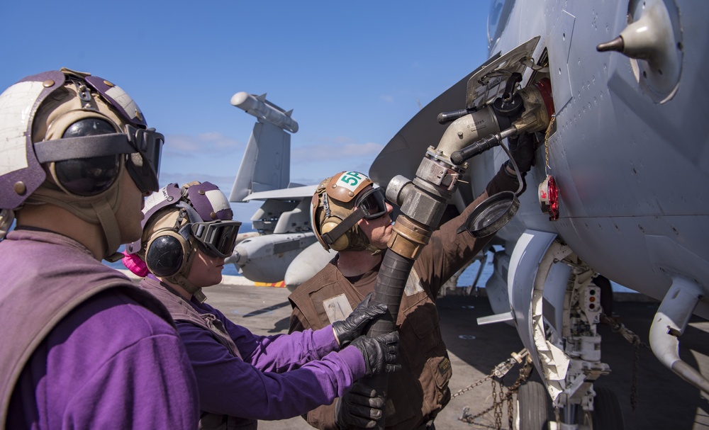 USS CARL VINSON FLIGHT OPERATIONS