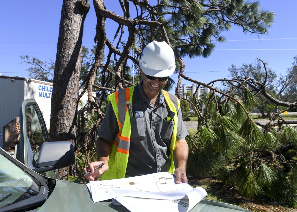 NAVFAC Southeast CERT assesses damage to NSA Panama City