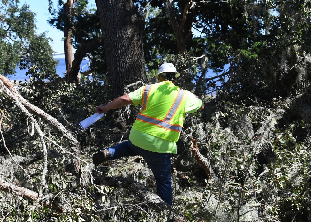 NAVFAC Southeast CERT assesses damage to NSA Panama City
