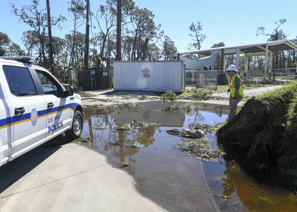NAVFAC Southeast CERT assesses damage to NSA Panama City