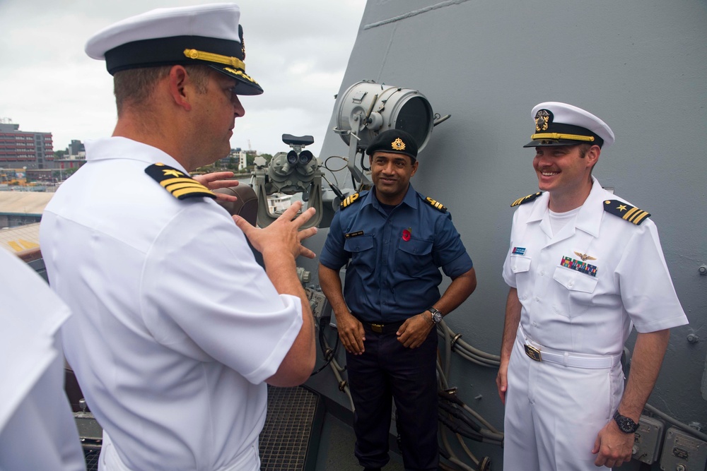 USS Shoup Arrives to Fiji