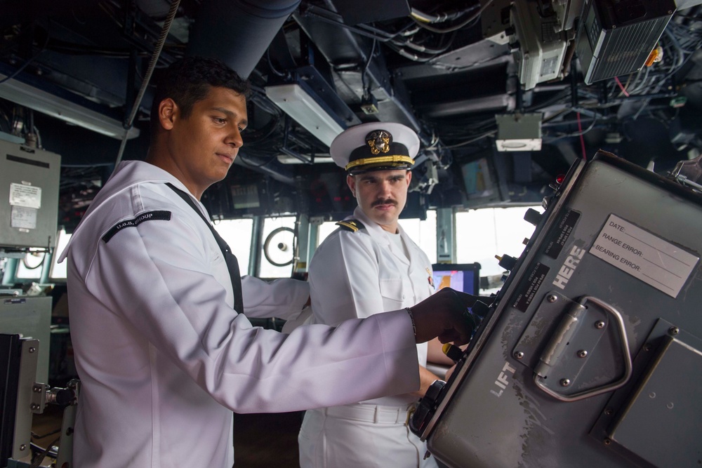 USS Shoup Arrives to Fiji