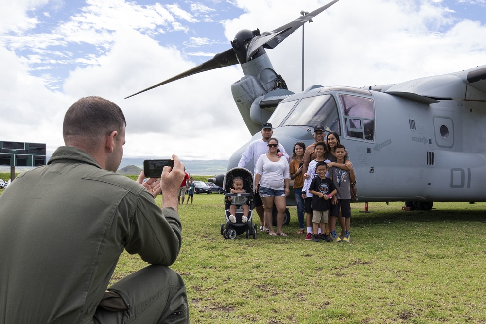 Lucky Red Lions showcase Osprey at Waimea Fall Festival