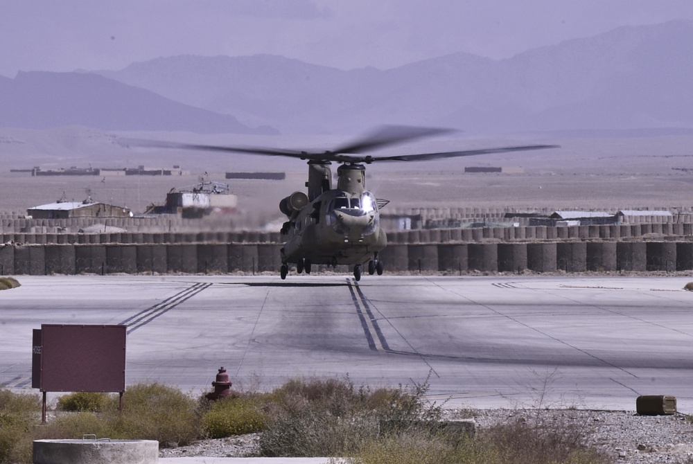 Ch-47 Chinook Landing