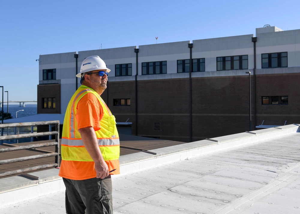 NAVFAC Southeast CERT inspects building damage at NSA Panama City