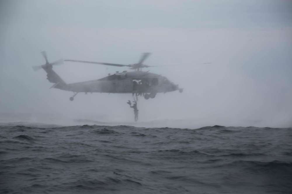 31st MEU practices helocasting