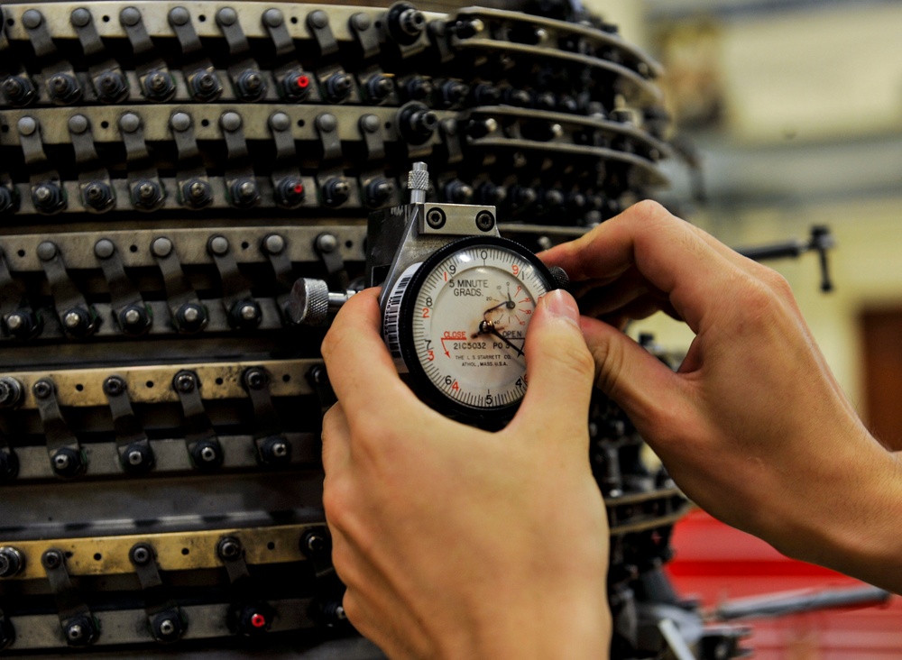 18th CMS provides 18th Wing's engine