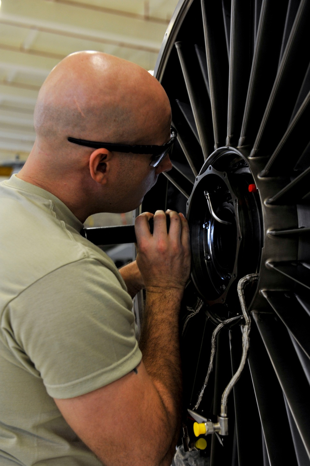 18th CMS provides 18th Wing's engine