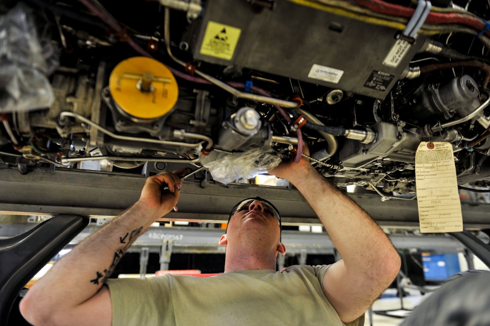 18th CMS provides 18th Wing's engine
