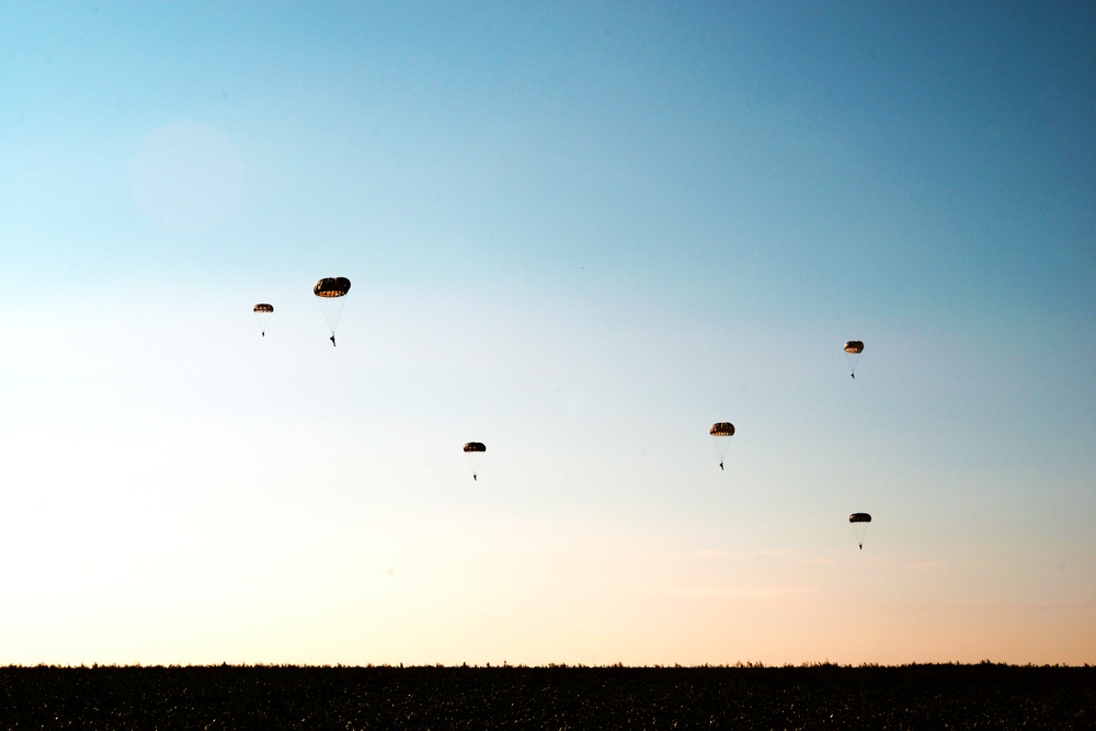 Airmen ‘drop in’ on SHAPE Airfield on Chièvres Air Base for the first time in 51 years