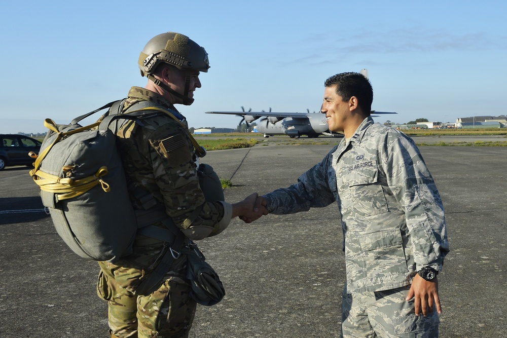 Airmen ‘drop in’ on SHAPE Airfield on Chièvres Air Base for the first time in 51 years