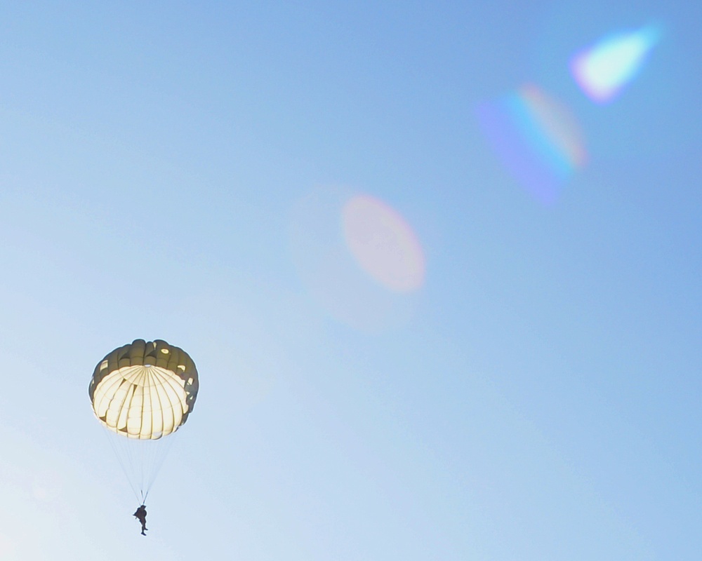 Parajumpers aridrop on Chievers Air Base for the first time in 51 years