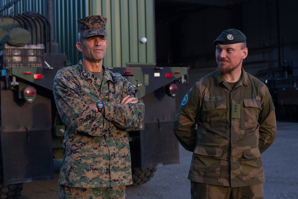 2nd MLG Chief of Staff Tours Troops in Norway