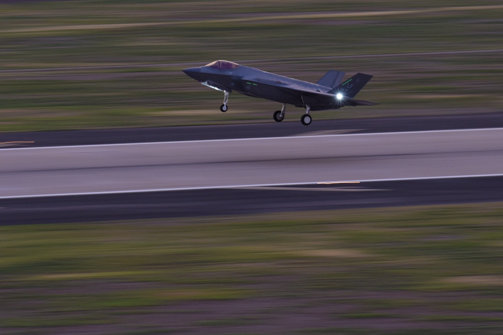 F-35 Night Flying