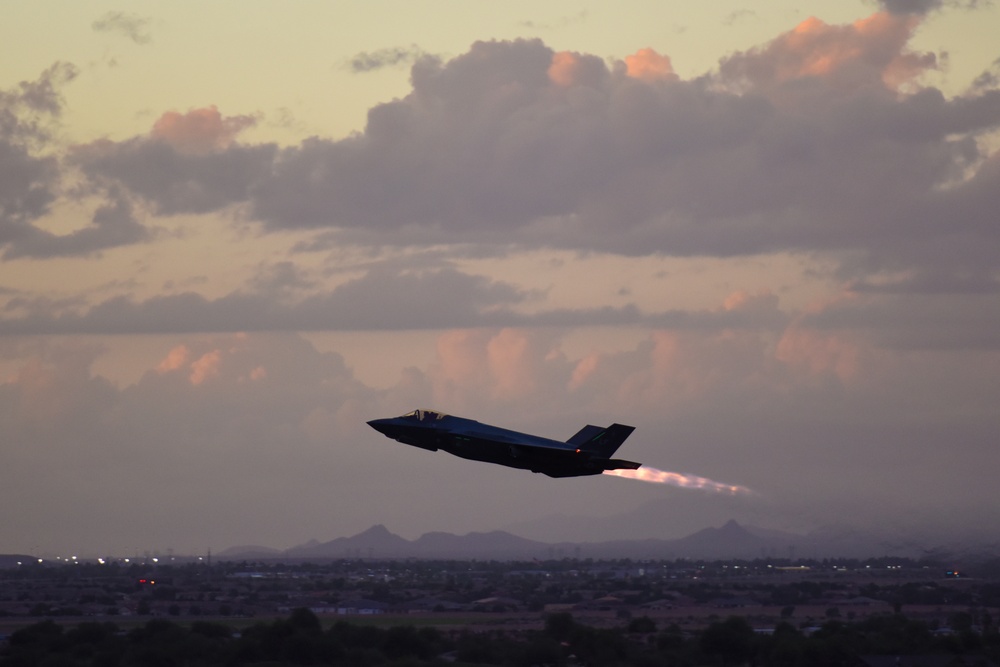 F-35 Night Flying