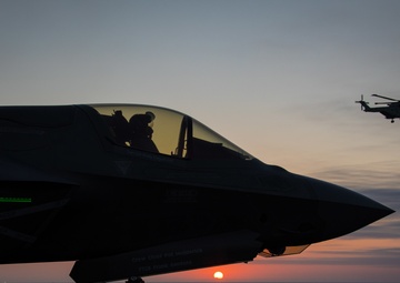 F-35 testing aboard HMS Queen Elizabeth (R08)