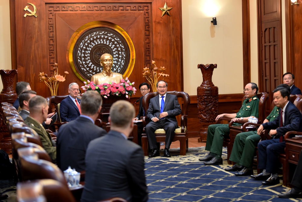 Mattis Meets With Party Secretary in Ho Chi Minh City
