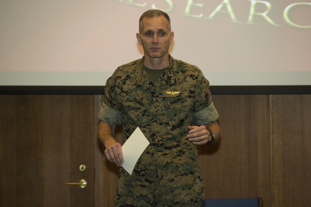 ACMC Speaks to Commander's Course