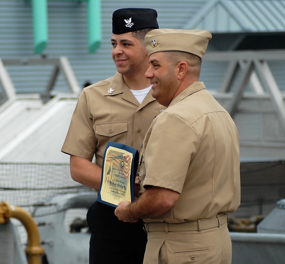 Naval Museum hosts a re-enlistment