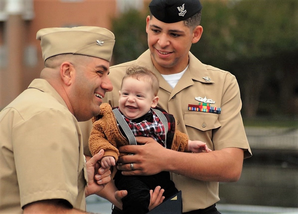 Naval Museum hosts a re-enlistment