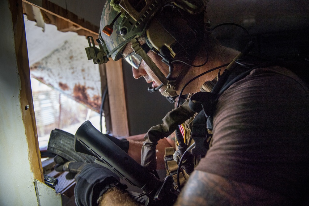EODMU 5 Conducts Field Training Exercise