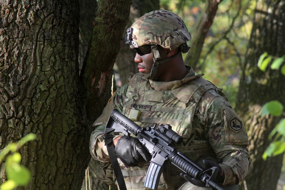 66th MI BDE HHC conducts company field training exercise