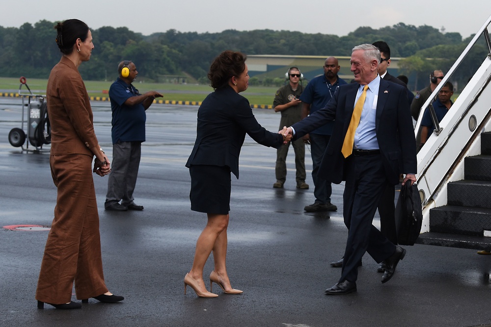 Mattis Arrives in Singapore for ASEAN Defense Ministers' Meeting-Plus