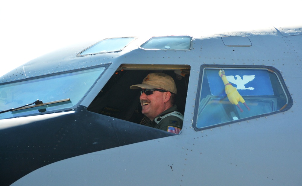 507th ARW commander takes final flight with wing