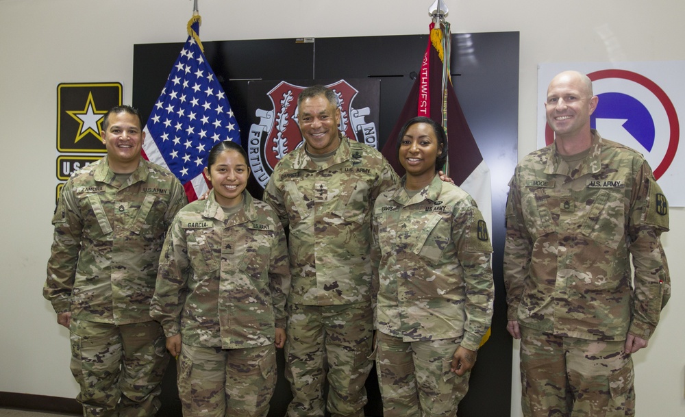 Lt. Gen. Michael X. Garrett, U.S. Army Central commander visits Soldiers in Qatar