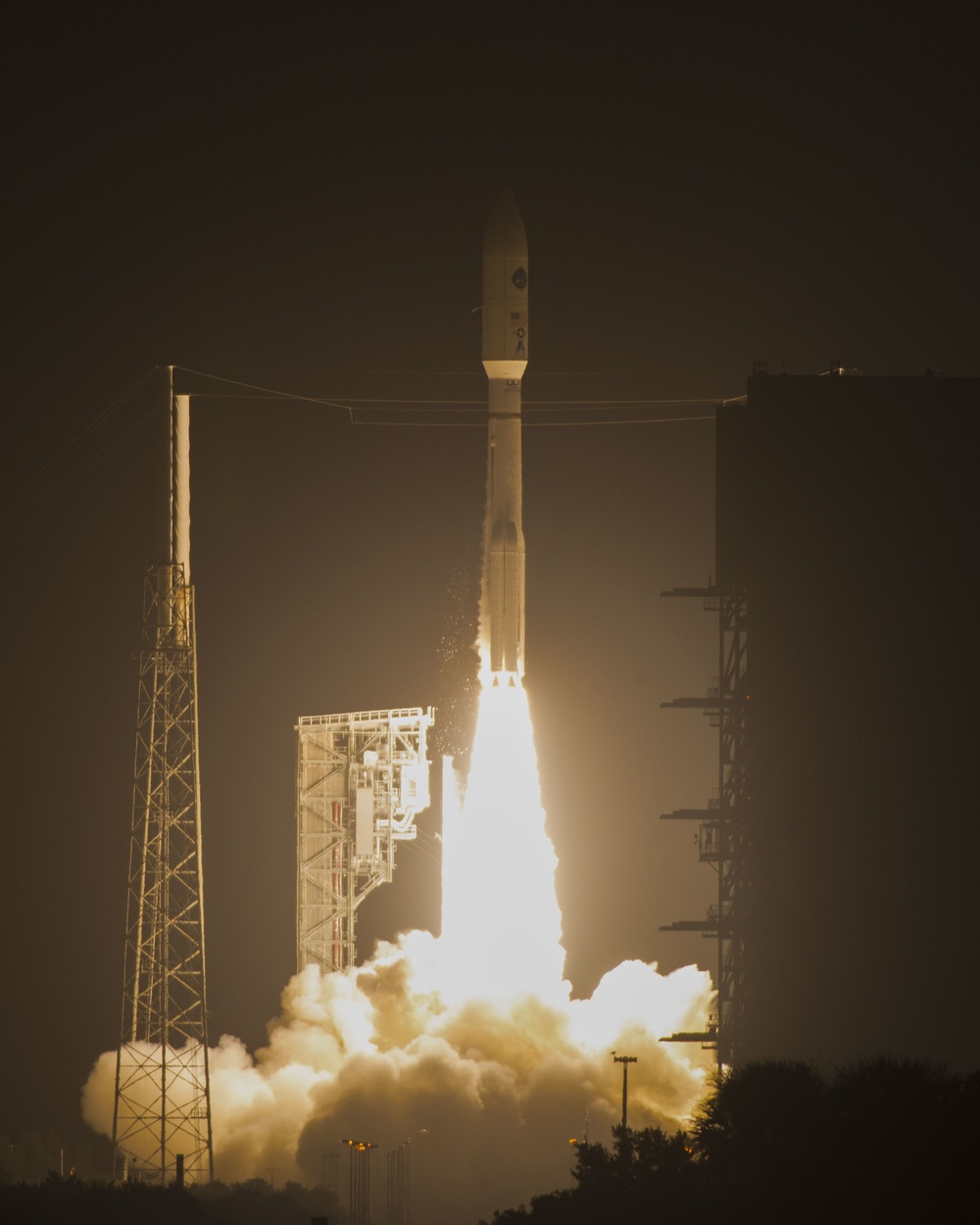Atlas V AEHF-4 rocket successfully launches from Cape Canaveral Air Force Station