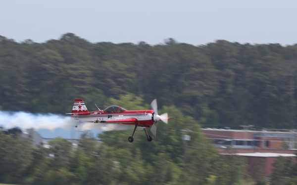 Hubie Tolson performs during the 2018 MCAS Cherry Point Air Show