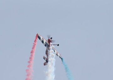 Hubie Tolson performs during the 2018 MCAS Cherry Point Air Show