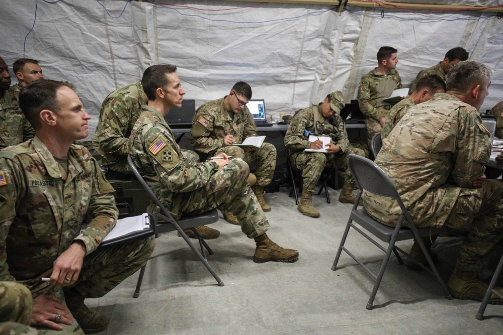 Leaders conduct mission analysis for Dragoon Ready