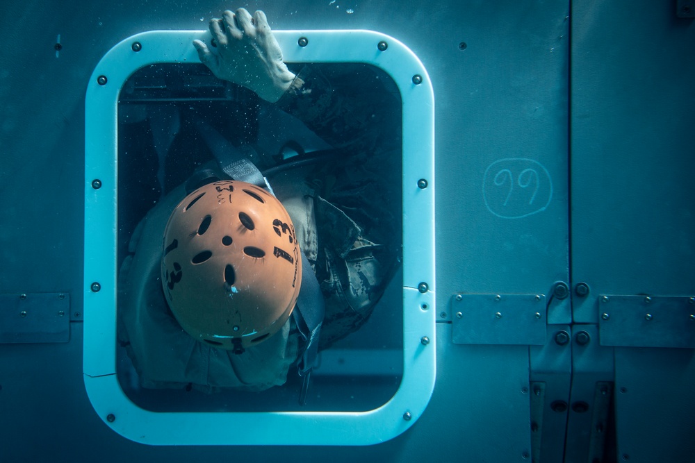 11th MEU Underwater Egress Training