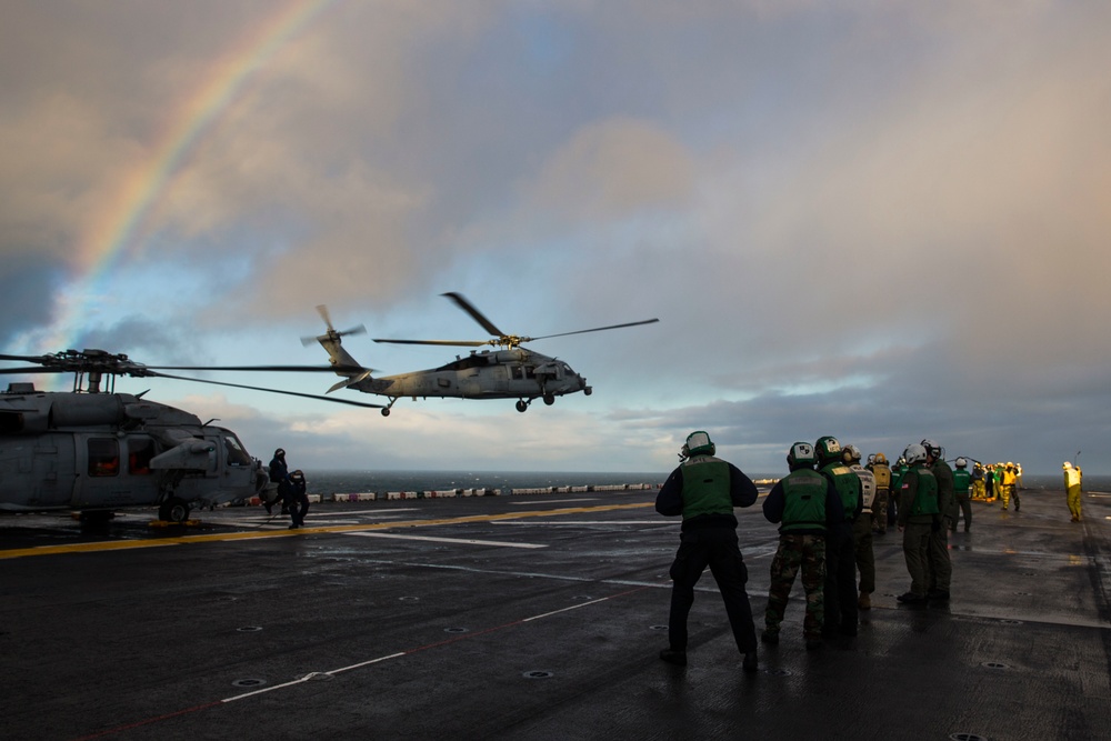 Distinguished guests visit USS Iwo Jima