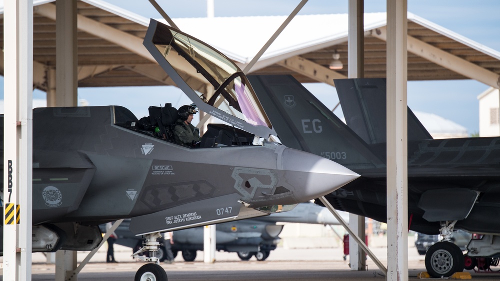 Aircraft that evacuated Hurricane Michael depart Barksdale