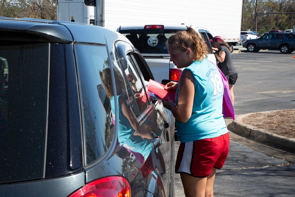 Volunteers mobilized to help with relief efforts in Panama City Beach