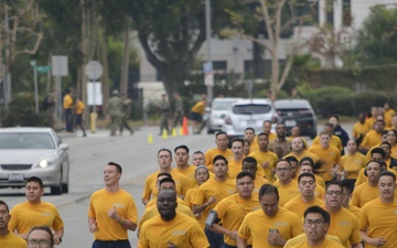 Navy Operational Support Center Los Angeles Reserve Sailors Perform Physical Readiness Test