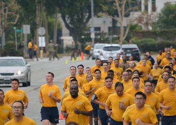 Navy Operational Support Center Los Angeles Reserve Sailors Perform Physical Readiness Test