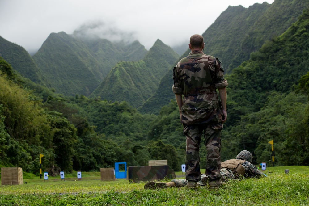 Koa Moana Trains with French Soldiers