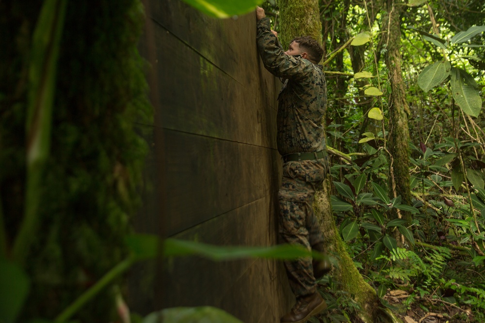 Koa Moana Trains with French Soldiers