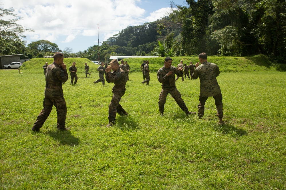 Koa Moana Trains with French Soldiers