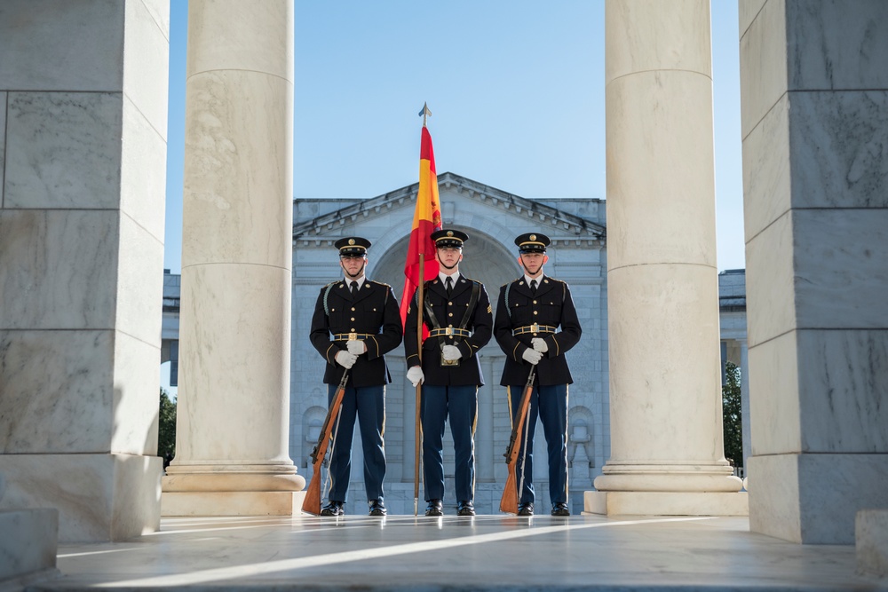 Spanish Chief of Defence Gen. Fernando Alejandre Participates in an Armed Forces Wreath-Laying Ceremony at the Tomb of the Unknown Soldier