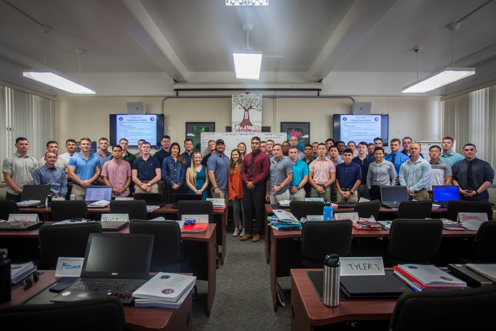 Dakota Meyer visits MCBH